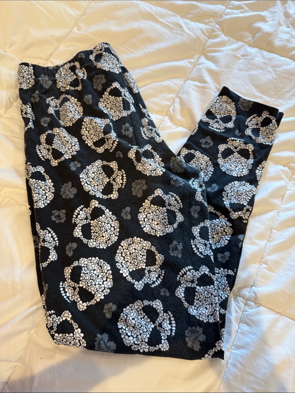 No Boundaries Black Leggings with White Floral Skull Pattern